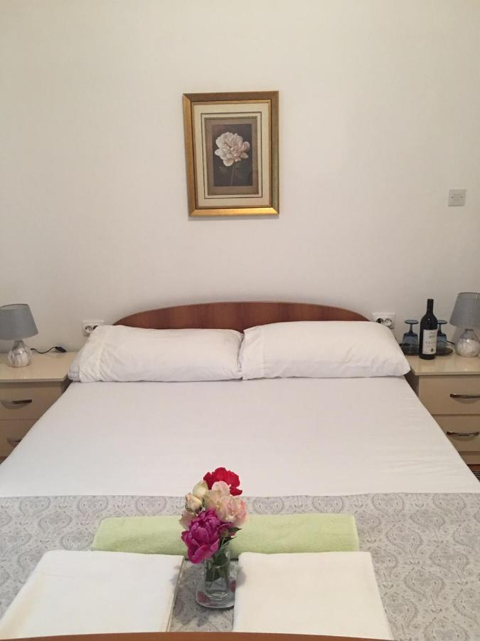 Apartments Hillside Улцинь Екстер'єр фото