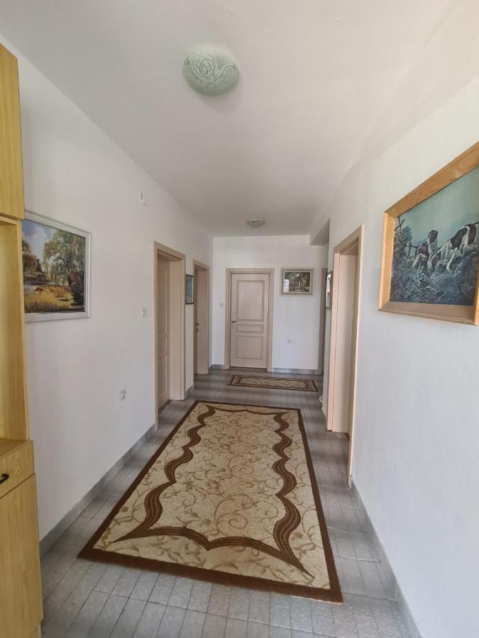 Apartments Hillside Улцинь Екстер'єр фото