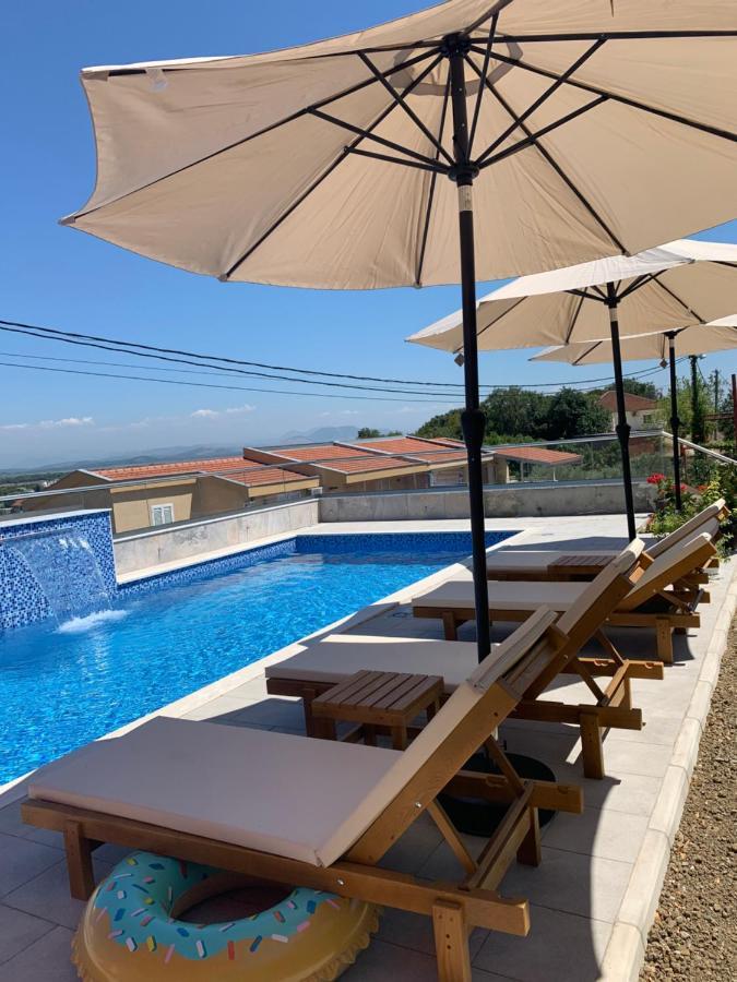 Apartments Hillside Улцинь Екстер'єр фото