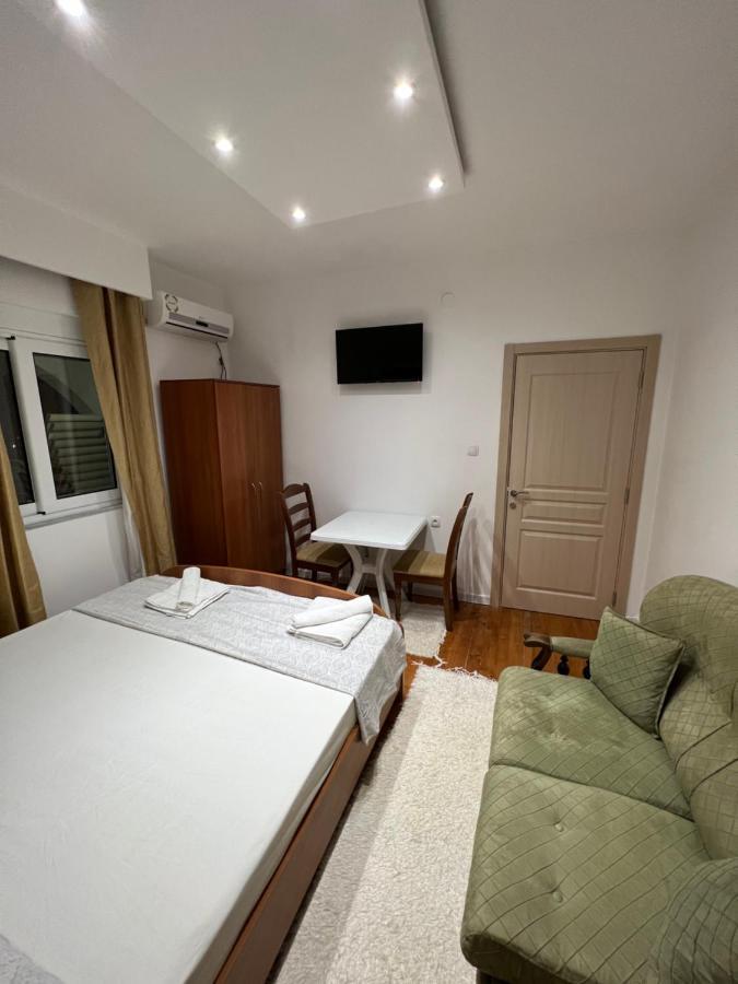 Apartments Hillside Улцинь Екстер'єр фото