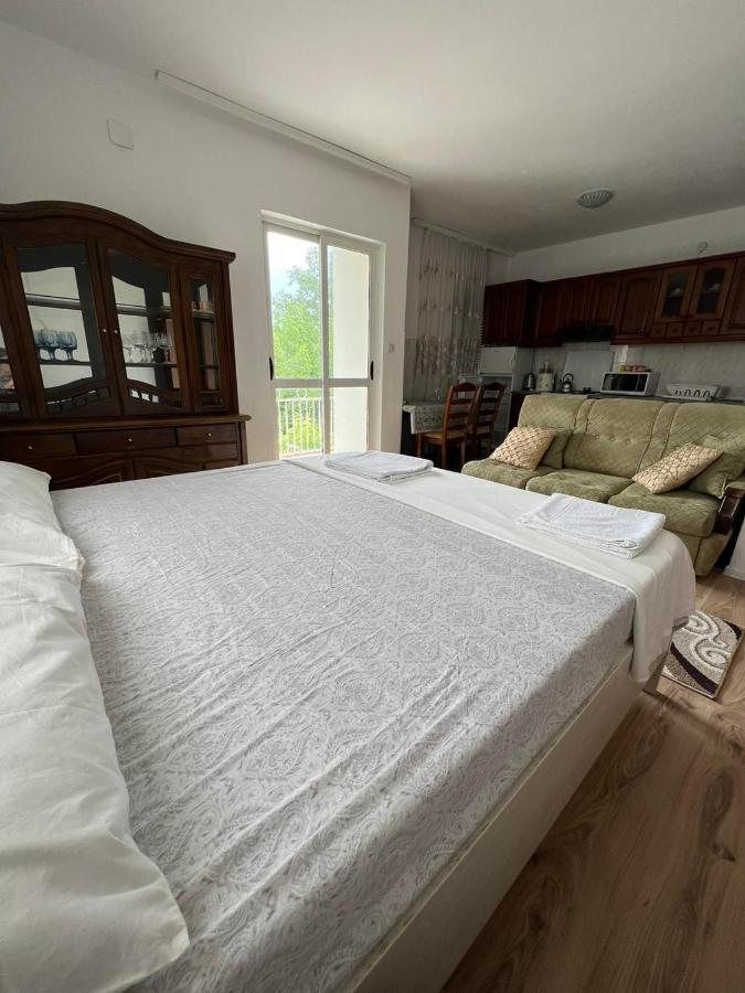 Apartments Hillside Улцинь Екстер'єр фото