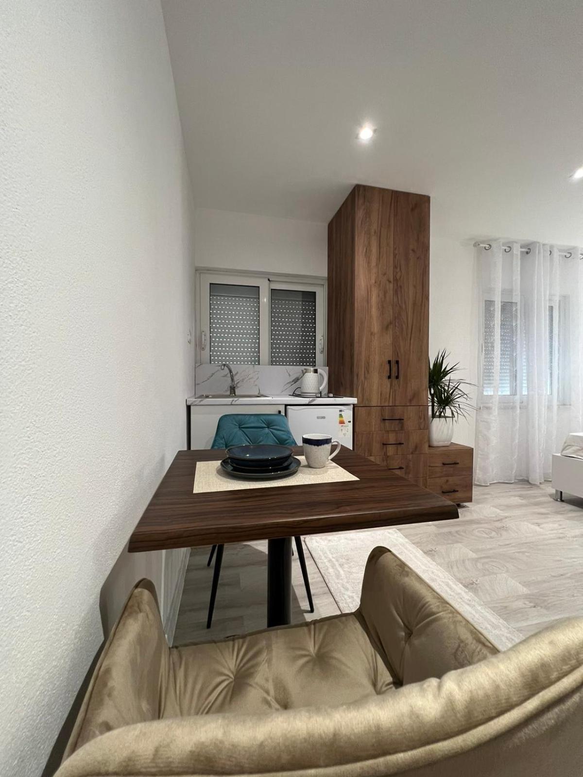 Apartments Hillside Улцинь Екстер'єр фото