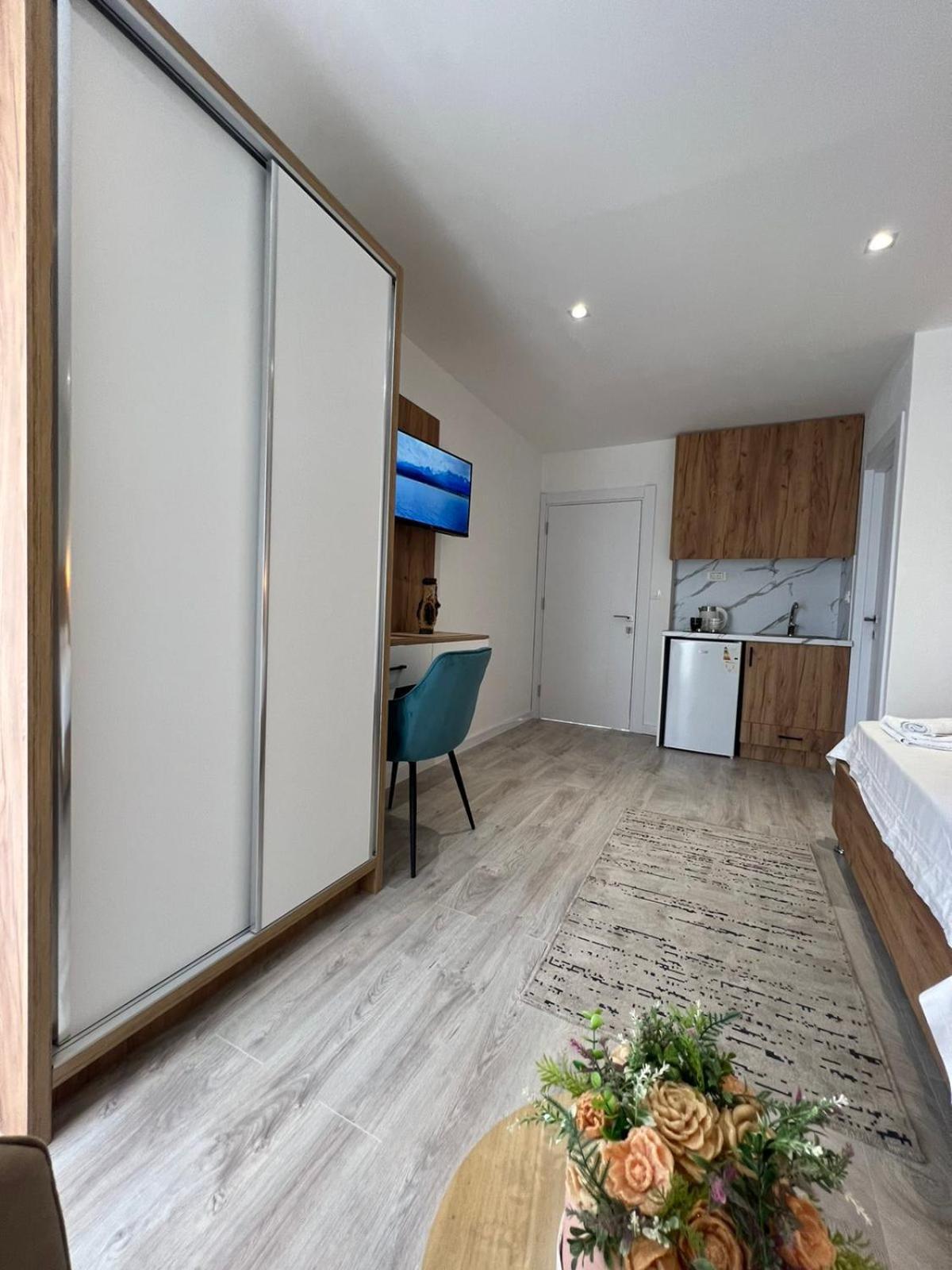Apartments Hillside Улцинь Екстер'єр фото