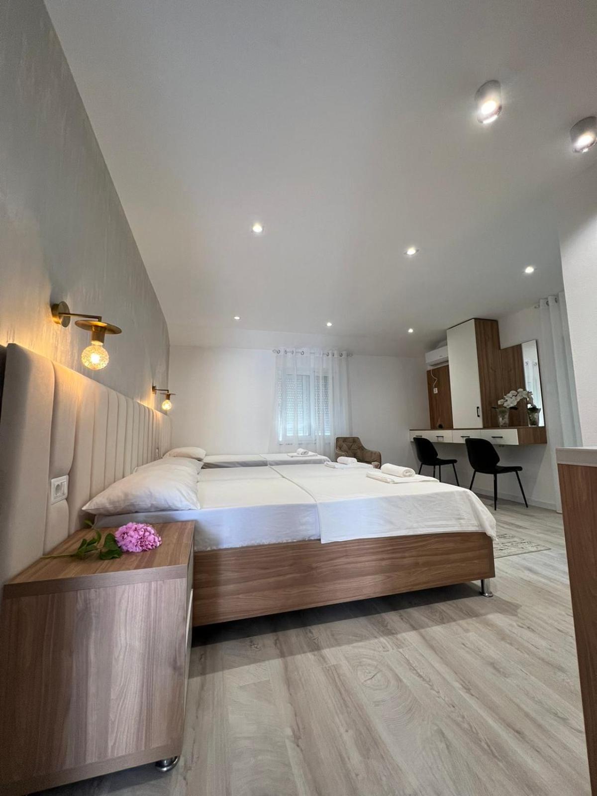 Apartments Hillside Улцинь Екстер'єр фото