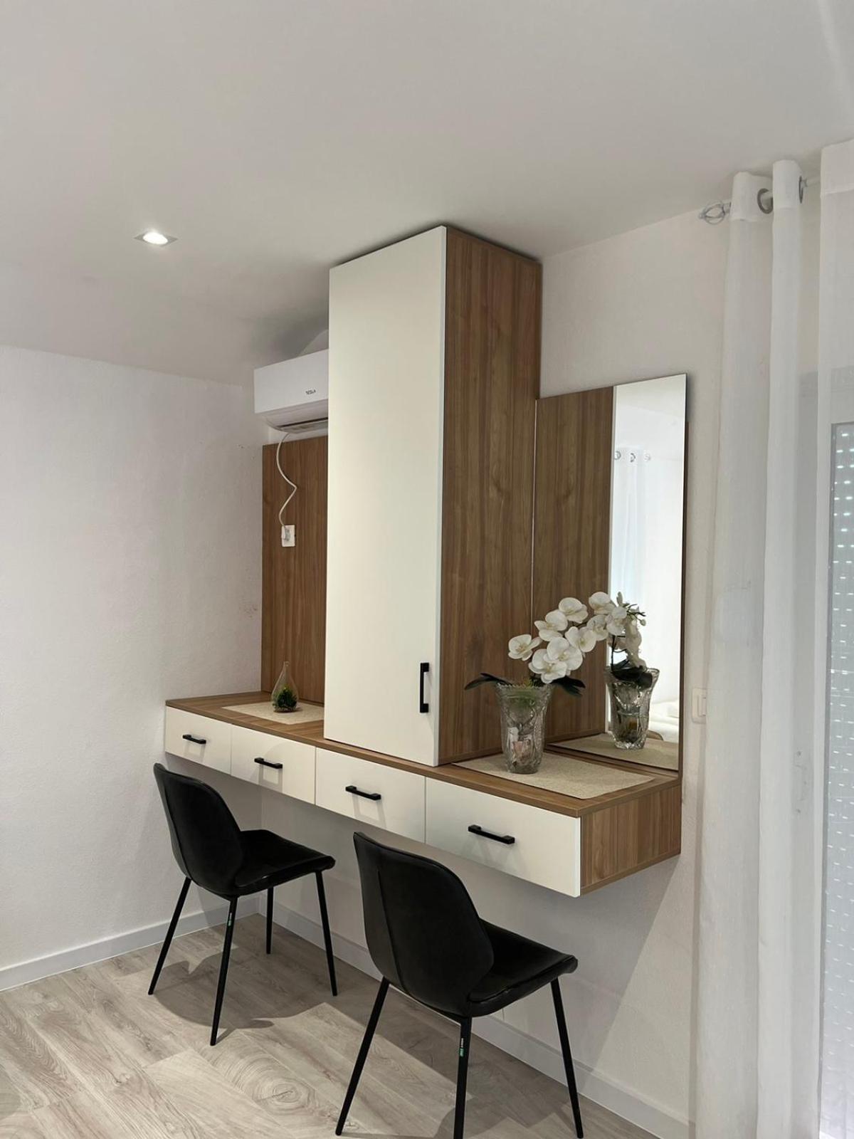 Apartments Hillside Улцинь Екстер'єр фото