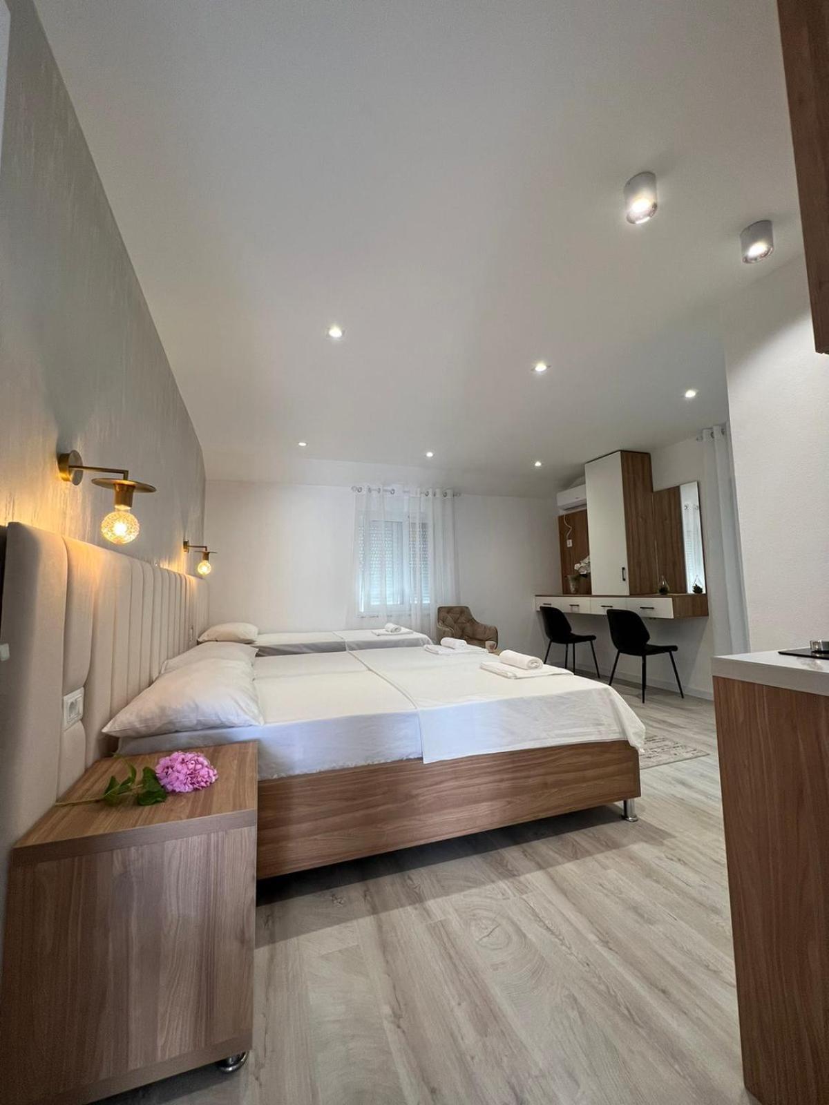 Apartments Hillside Улцинь Екстер'єр фото