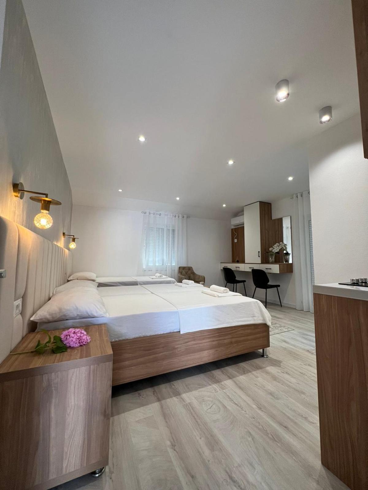 Apartments Hillside Улцинь Екстер'єр фото