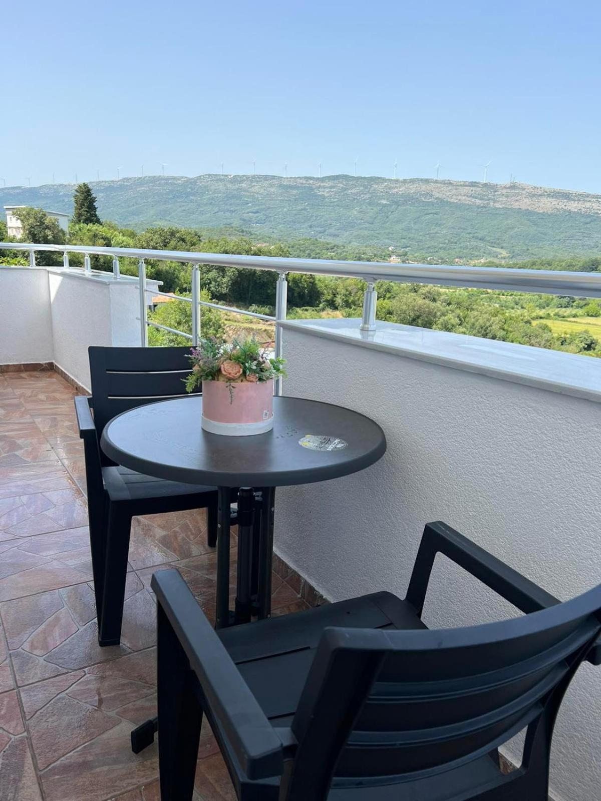 Apartments Hillside Улцинь Екстер'єр фото