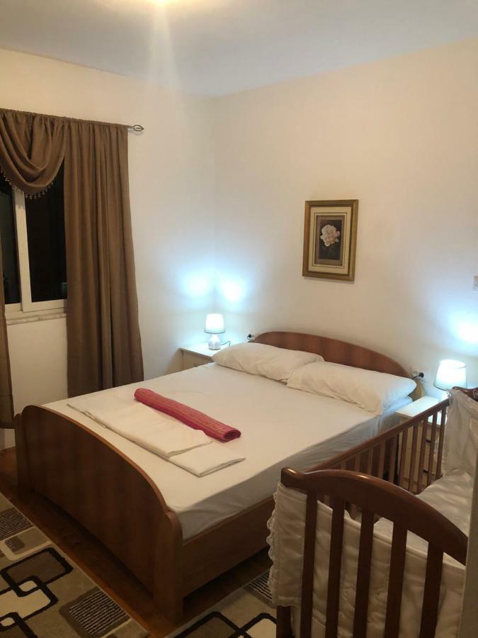 Apartments Hillside Улцинь Екстер'єр фото